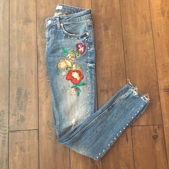 Beaded Flower Zara Jeans - Picture 2 of 6
